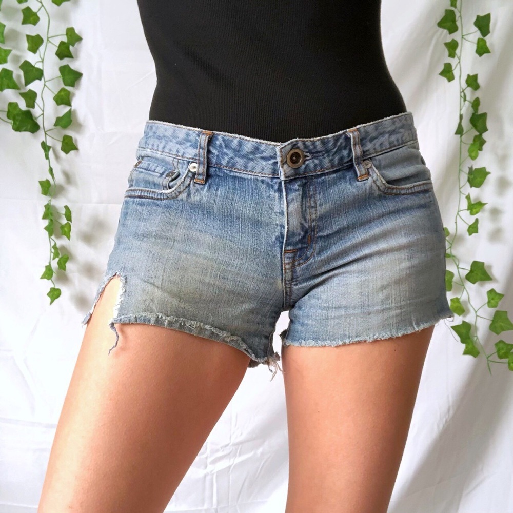 Y2K low rise Hurley denim shorts